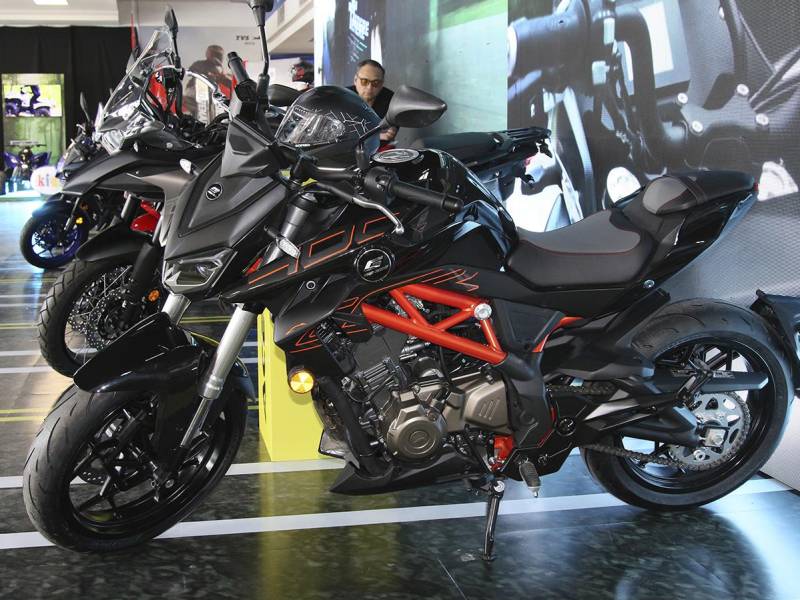 Los nuevos modelos GXT700 y GSR400 de Genesis ya están disponibles en las tiendas Motomundo.