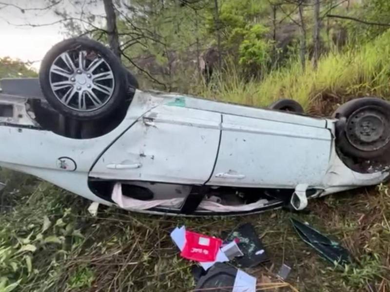 Dos heridos deja accidente en carretera que conduce a Valle de Ángeles