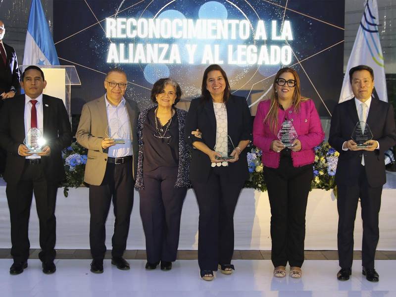 Reconocimiento a “Constructores del Futuro” la OEI agradeció la alianza por su apoyo a lo largo de los años.