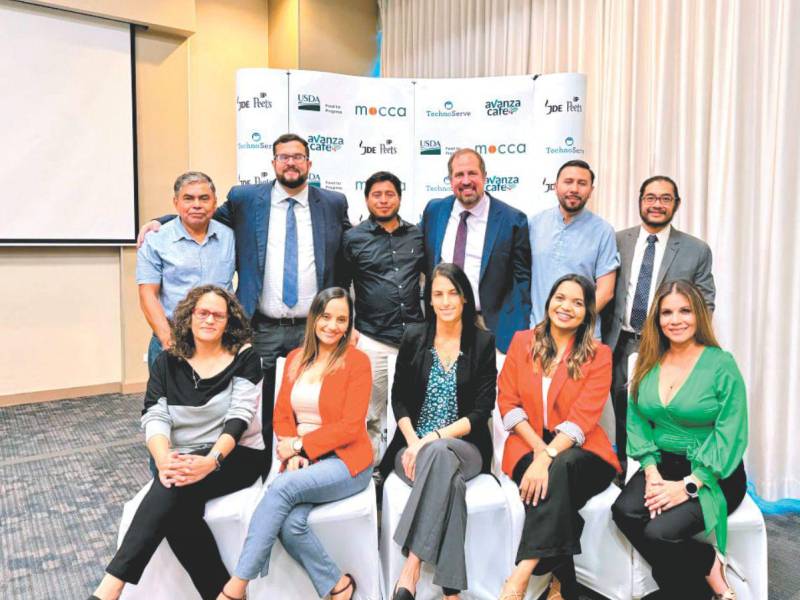 Ejecutivos de JDE Peet’s, USDA y TechnoServe, en el lanzamiento de Avanza Café, que para octubre llegarán las alianzas y el reclutamiento de personal de campo.