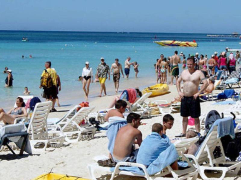 Las playas de Roatán y Tela figuran entre los principales destinos de los turistas extranjeros.