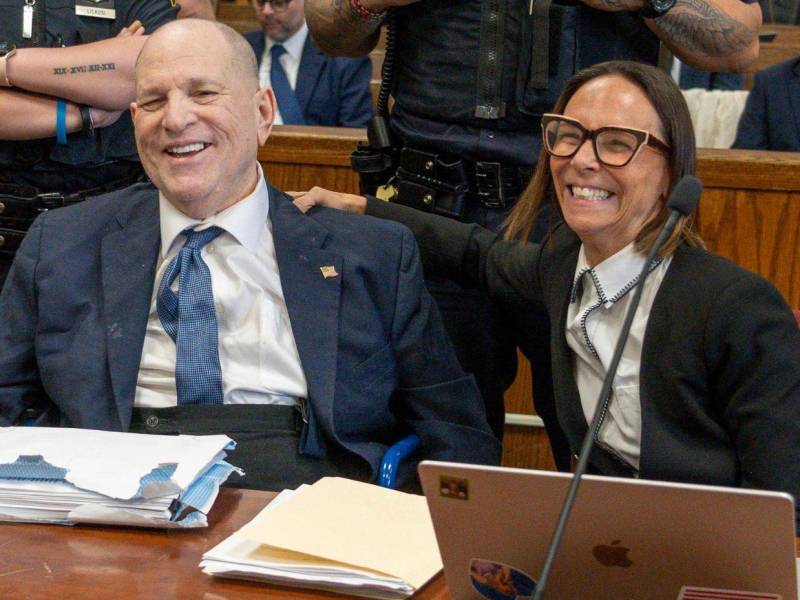 El exproductor lució sonriente y bastante animado durante la audiencia previa a su juicio.