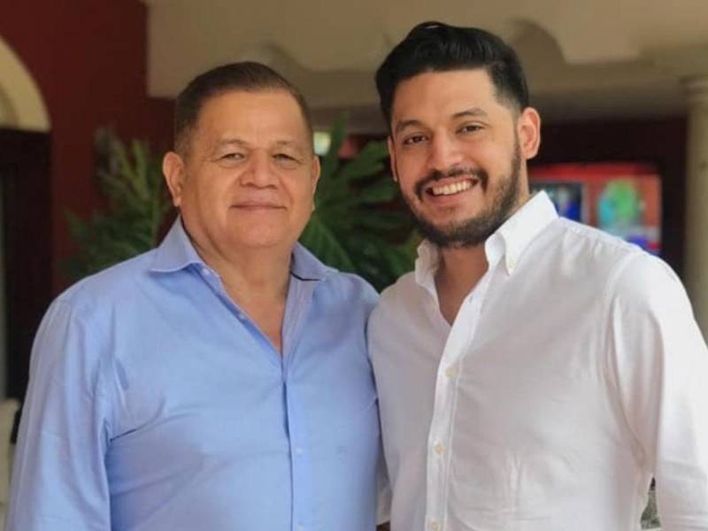 El exjefe del Estado Mayor Conjunto, Romeo Vásquez Velásquez y su hijo Jesús Vásquez.