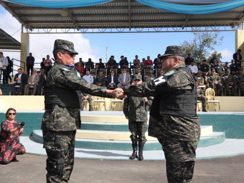 Nuevos cambios se vienen para la Policía Militar del Orden Público (PMOP), esta mañana se celebró la ceremonia de traspaso de mando, donde esta institución recibe a su nuevo líder.