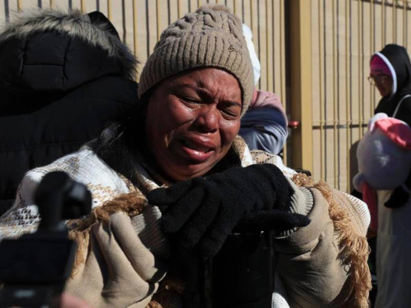 La cancelación de citas programadas para solicitudes de asilo ha dejado este lunes a cientos de familias en la frontera de México con Estados Unidos en una situación desesperada, ya que enfrentan la posibilidad de regresar a sus países de origen, donde muchos aseguran que su vida corre peligro.