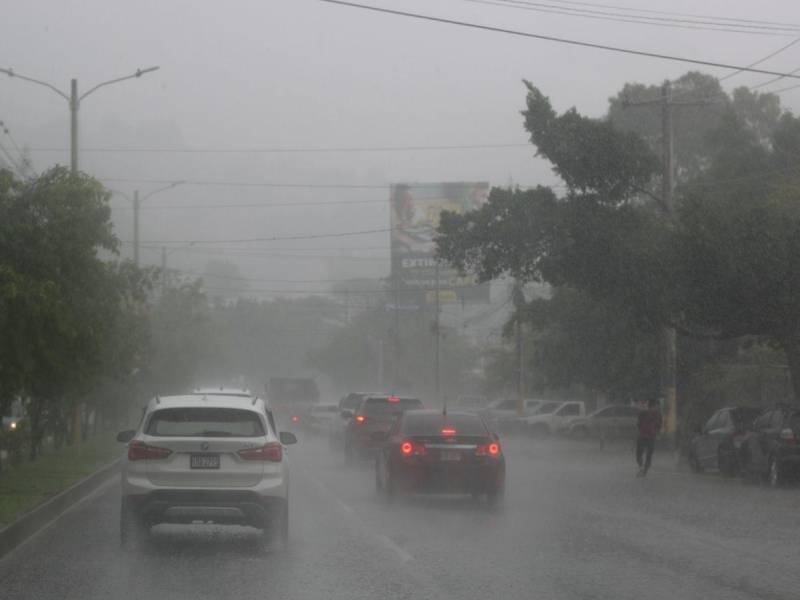 Huracán Milton dejaría lluvias fuertes en el territorio hondureño