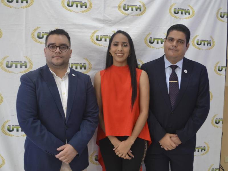 Josías Guzmán, Susan Ocampo, Giovanni Espinoza, durante la jornada.