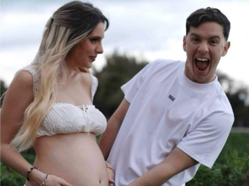 La pareja de cantantes, Lele Pons y Guaynaa muestran al mundo que esperan a su primer hijo.