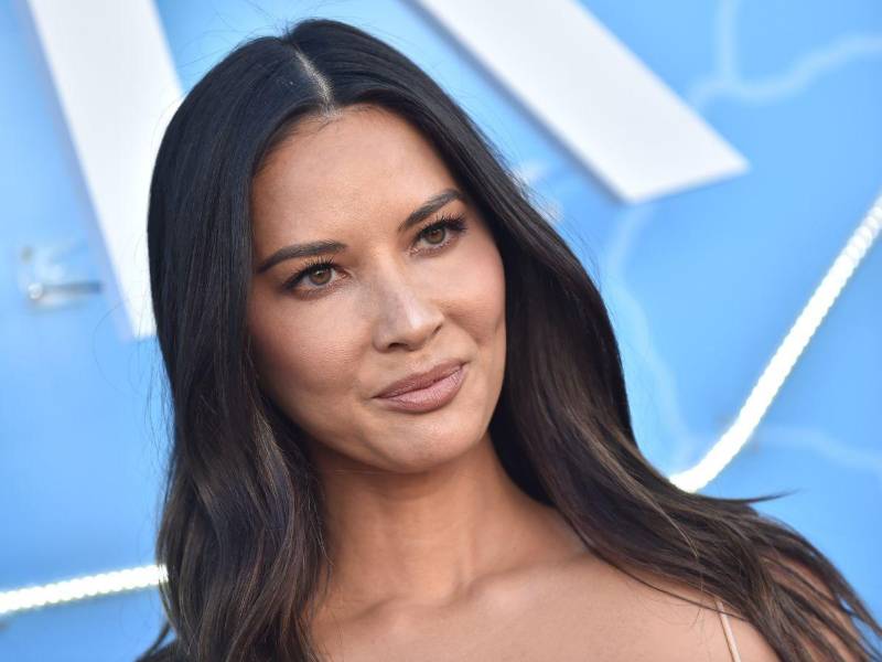 Olivia Munn muestra las cicatrices de su doble mastectomía