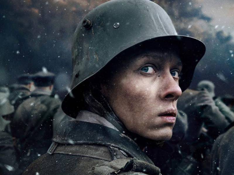 Sin novedad al frente: Aclamada por la crítica y galardonada en importantes premios de Hollywood, este filme ofrece un desgarrador retrato de los horrores de la Primera Guerra Mundial en sus días finales. Una obra intensa que sumerge al espectador en las crudas realidades de las trincheras.