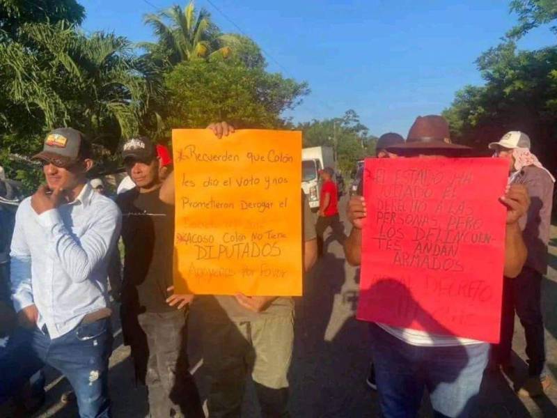 Pobladores de Colón protestan para que se derogue prohibición de portación de armas