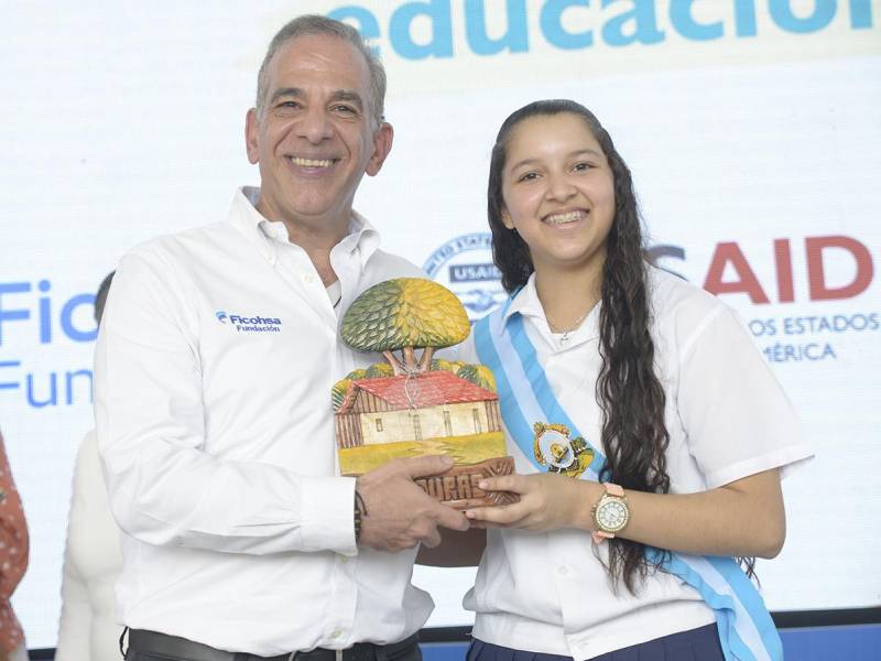 Juan Carlos Atala, presidente de Fundación Ficohsa, reafirma el compromiso con la educación de calidad.