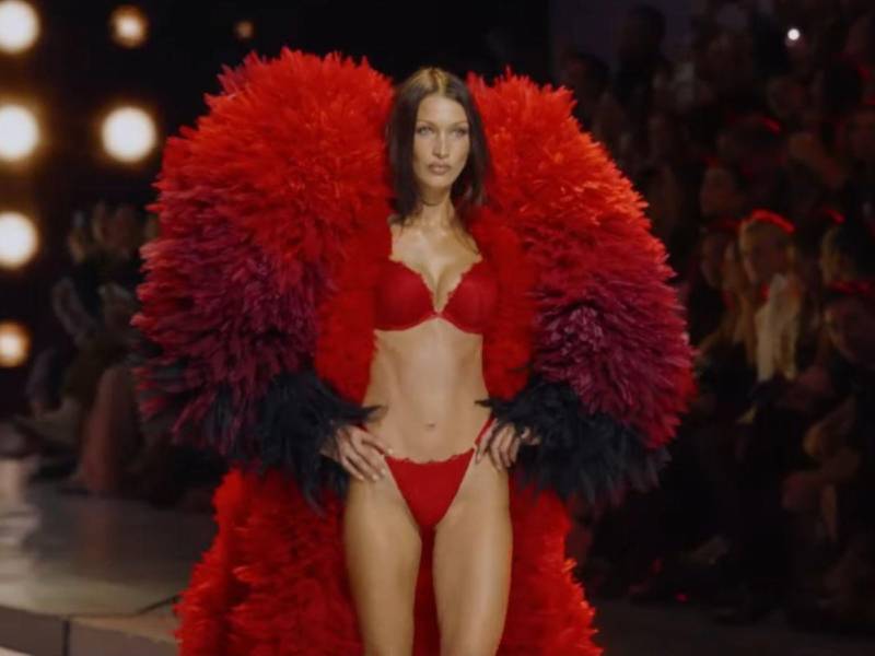 Victoria’s Secret cimenta su regreso con su primer desfile de “ángeles” en seis años