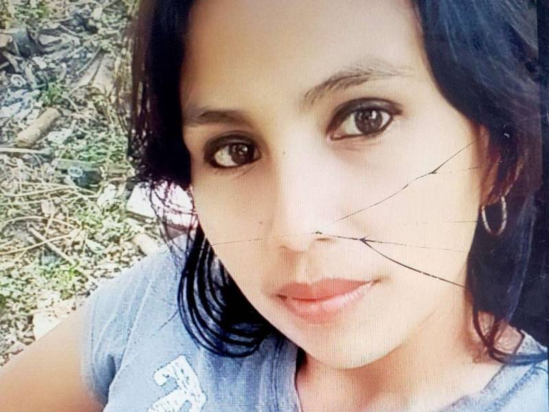 La joven fue descrita por sus amigas como una madre luchadora y humilde, quien partió dejando un vacío irreparable entre sus familiares e hijos.