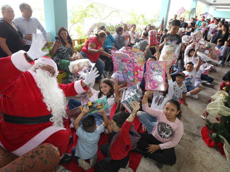 Cartas de niños llenas de sueños que se hicieron realidad con Santa Claus