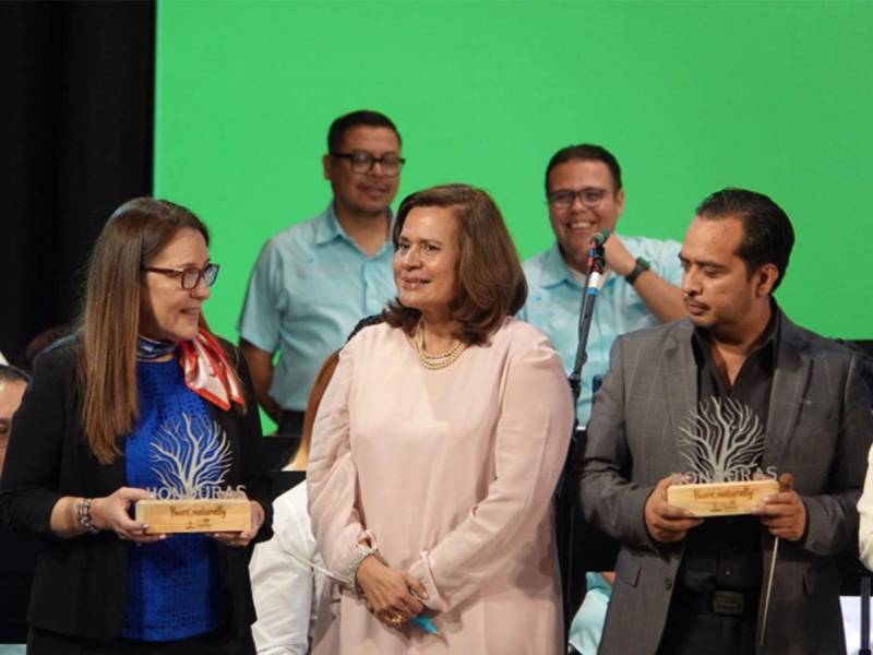 Lanzamiento oficial de la marca Honduras por la ministra Yadira Gómez y el gobierno de la presidenta Xiomara Castro.