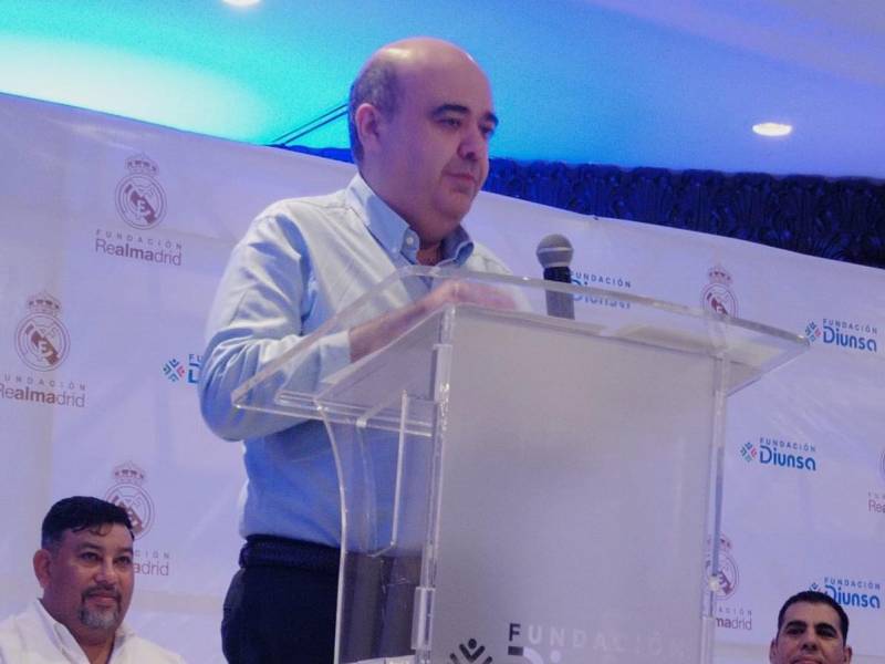 Con la presencia de Julio González Ronco, director gerente de la Fundación Real Madrid se clausuró la temporada 2024 de la Escuela Sociodeportiva “Formando Campeones”.