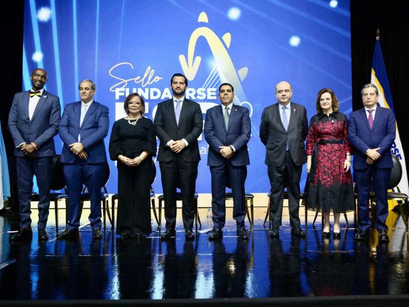 Richard Adzei, Karim Qubain, María Cristina González de Handal, Miguel Medina, Mario Roberto Faraj Faraj, Julio González Ronco, Maria del Carmen Nasser y Daniel Fortín.