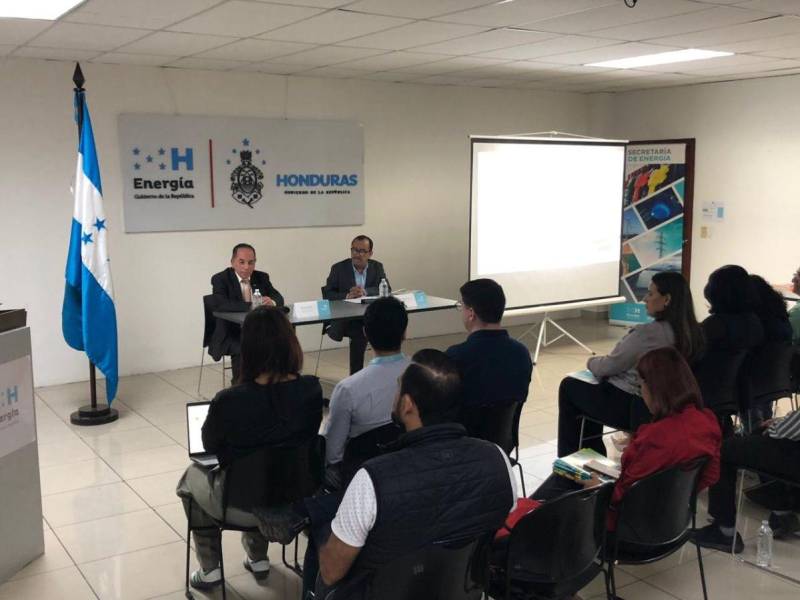 Lanzamiento del programa educativo dirigido a estudiantes de nivel básico en Honduras.