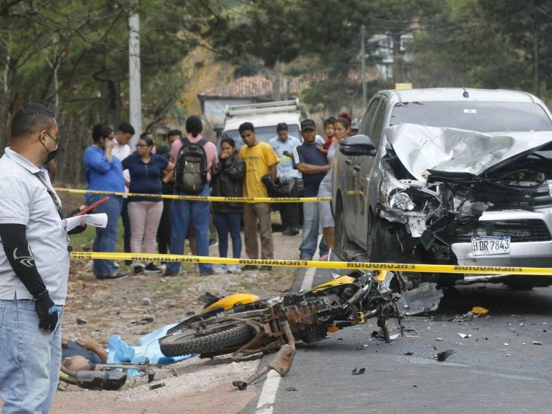 En los accidentes donde resultan personas muertas se debe a la imprudencia de los conductores, esto por no respetar las señales de tránsito y conducir a exceso de velocidad. En estas escenas que se ven con mucha frecuencia hay luto y dolor en las familias hondureñas.