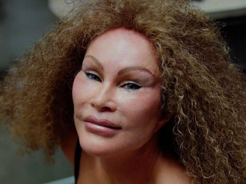 Jocelyn Wildenstein, una celebridad de origen suizo que se hizo famosa en Estados Unidos por sus extremas cirugías plásticas, faciales y corporales, por las que le llegaron a llamar “Catwoman”, ha fallecido a los 84 años.