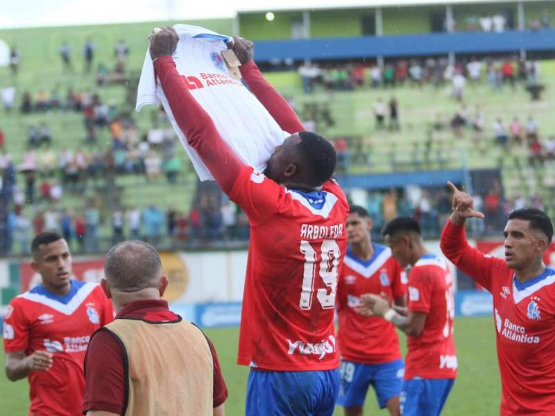 Juticalpa recibe a Olimpia en el Estadio Juan Ramón Brevé.