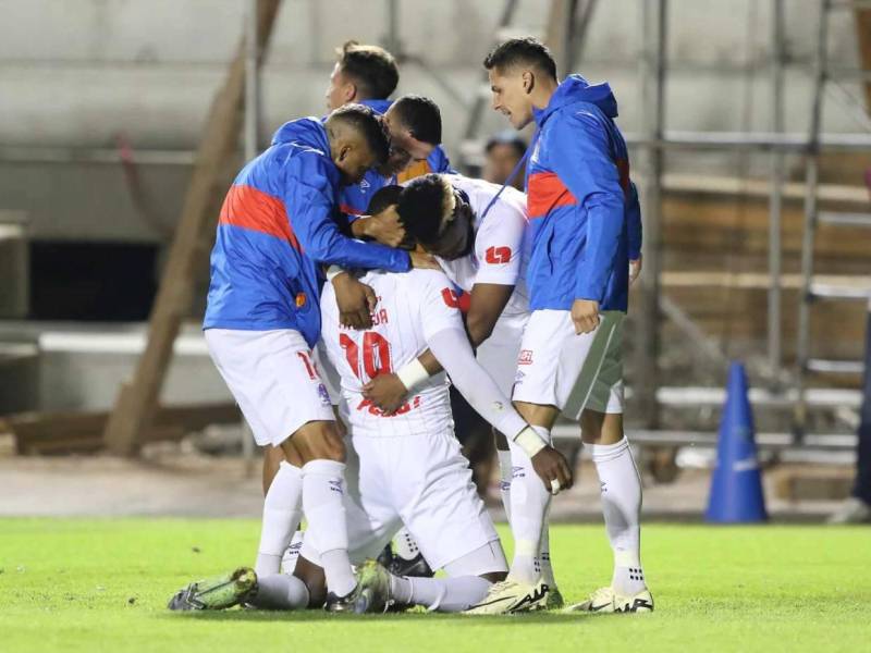 Yustin Arboleda le dio el empate al Olimpia ante el Motagua en el Nacional.