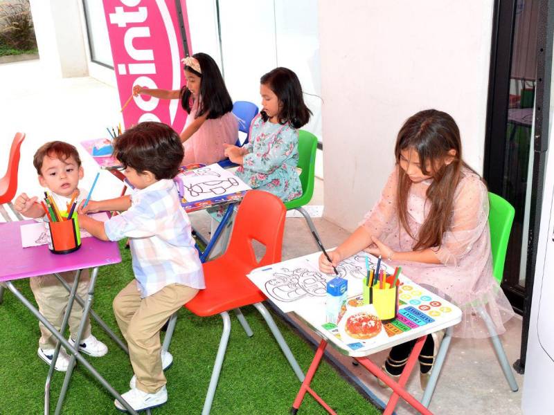 El evento resaltó el impacto del arte en la salud y la educación.