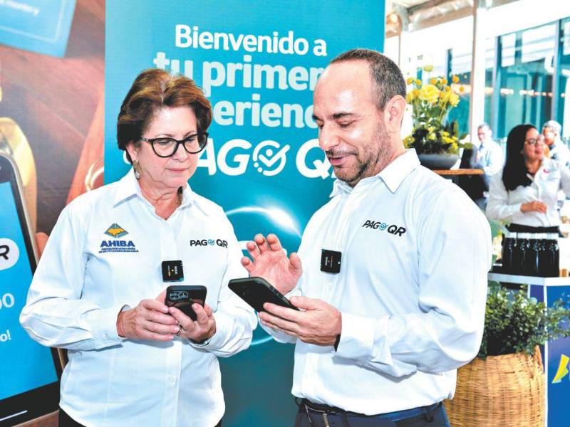 A criterio de ejecutivos de la Ahiba y del Ceproban, el Pago QR implica la puerta de entrada para jóvenes al sistema financiero formal a través del uso de dispositivos.