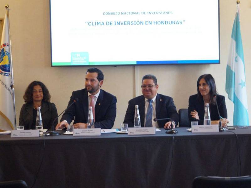 Representantes hondureños presentan oportunidades de inversión en sectores clave como agricultura, energías renovables y turismo durante la conferencia en Roma.