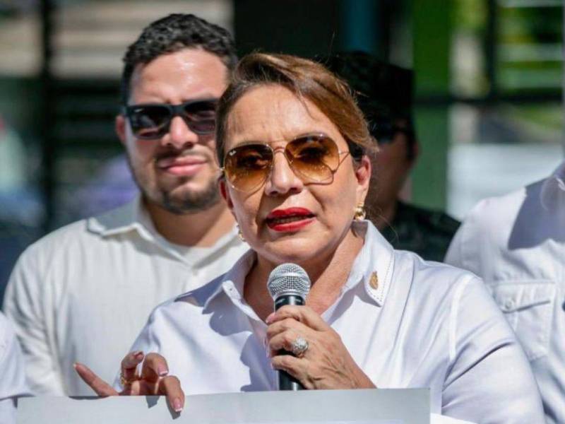 Xiomara Castro promueve a Rixi Moncada en inauguración de calle en Salamá, Olancho