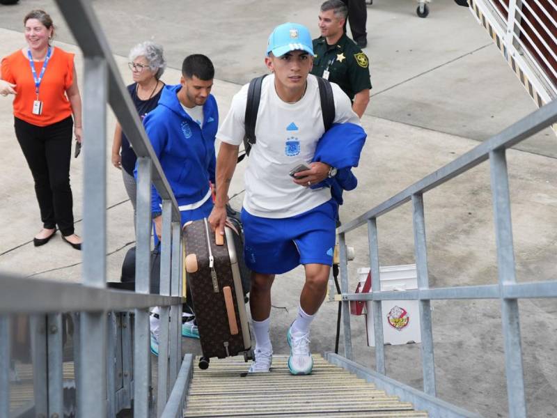 Argentina logra salir de Miami antes de la llegada del huracán Milton