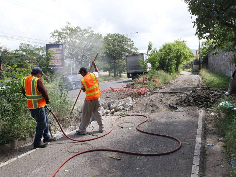 Este lunes comenzaron con los trabajos en la zona. El puente ayudará a cruzar el bulevar y tendrá acceso directo a la Teletón.