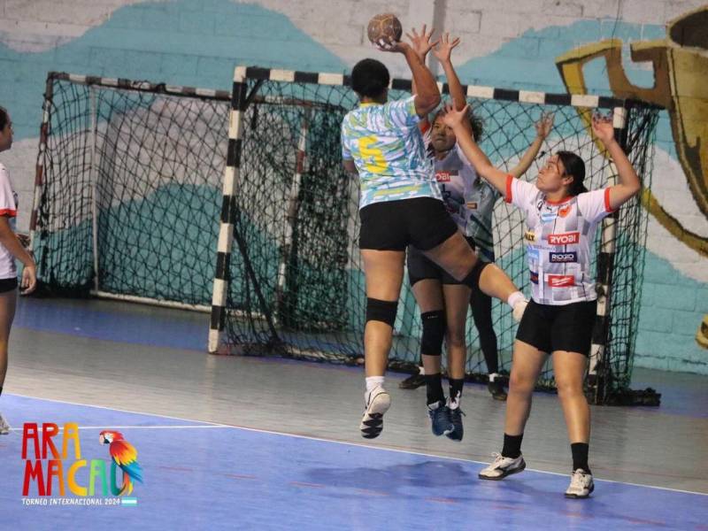 Diferentes discilpinas como el balonmano, baloncesto, fútbol, natación, ajedrez y otras forman parte del torneo Aramacao