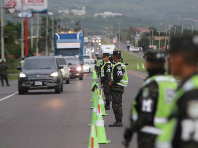 Alrededor de 18 mil elementos de socorro y auxilio se desplazaron en todo el país para el cuidado de los turistas.