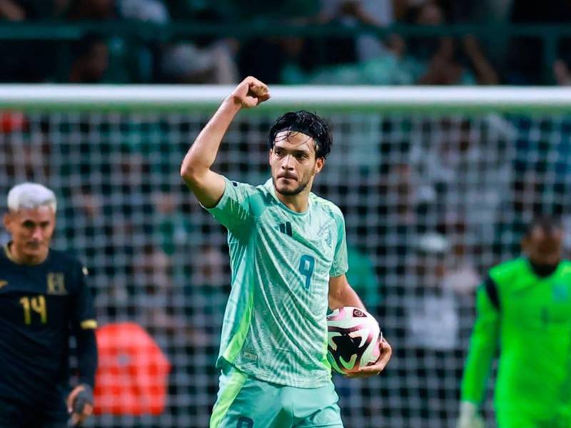 Honduras ya juega ante México en el estadio Nemesio Diez de Toluca.