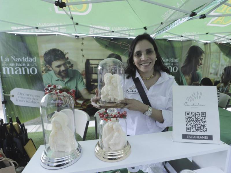 Emprendedores locales ofrecieron sus productos en el mercadito navideño de Maseca, brindando opciones únicas para las compras de temporada.