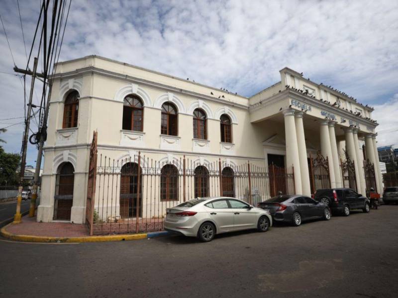 El edificio de Bellas Artes de Comayagüela se erige como un testigo silencioso de la historia y de la identidad.