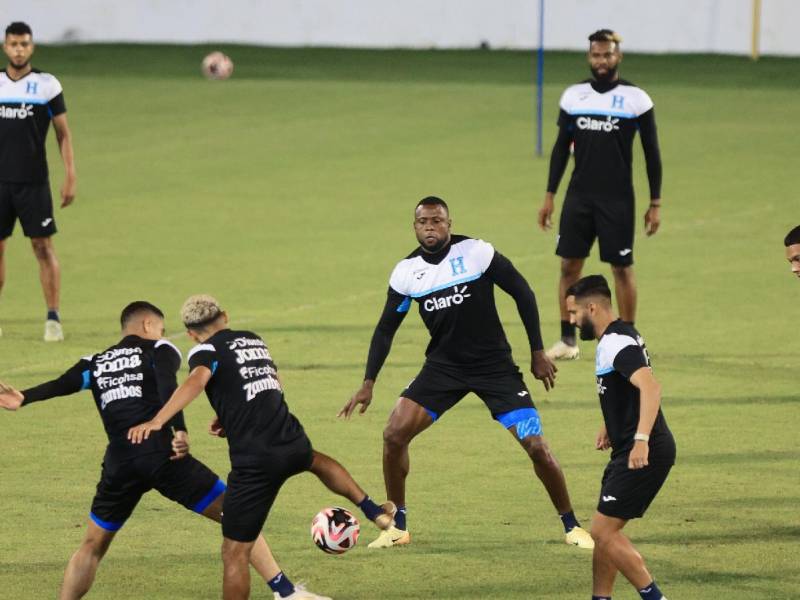 Las imágenes del primer entrenamiento de la Selección de Honduras en el estadio Morazán de San Pedro Sula, donde jugará ante México el próximo 15 de noviembre por la Liga de Naciones.