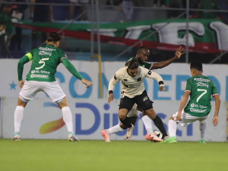 Marathón y Olimpia están jugando un apretado clásico en el Morazán.