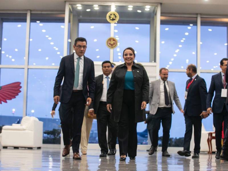 La primera mujer presidenta en Honduras arriba a sus 65 años y lo celebrará en México, donde participará este 1 de octubre en la toma de posesión de su homóloga, Clauida Sheinbaum.