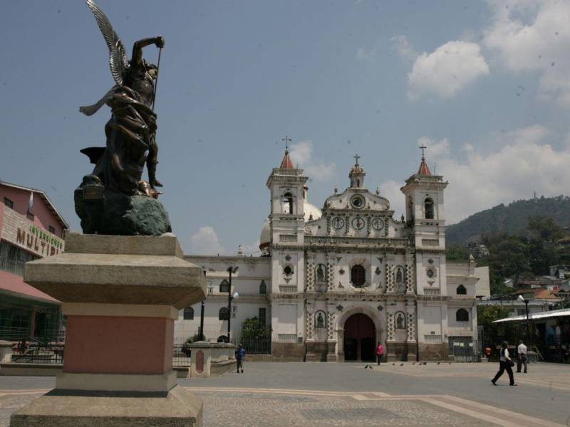 Las iglesias Los Dolores, San Francisco y La Merced, así como la Catedral de San Miguel Arcángel, son espacios que debería conocer.