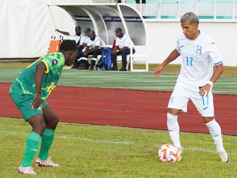 La Selección de Honduras está jugando contra Guayana Francesa.