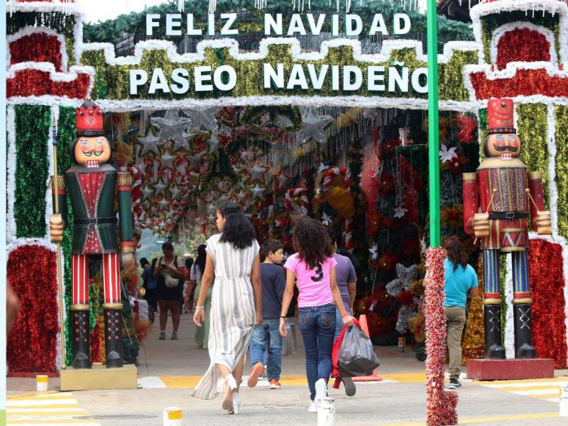 La ciudad colonial de Honduras, Comayagua se ha llenado de color durante esta Navidad y se prepara para un gran cierre del año 2024, y recibir con mucho color, música en vivo y deliciosas comidas el 2025.