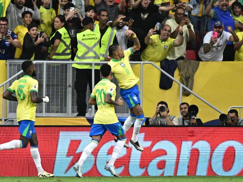 Brasil goleó a Perú y se pone en el cuarto lugar de la Eliminatoria Sudamericana