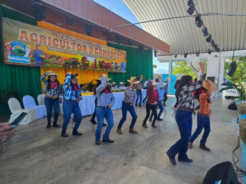 Celebración del 12 de septiembre, Día del Agricultor y Ganadero.