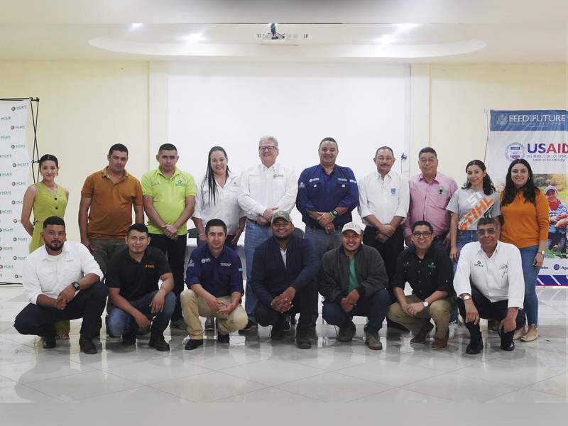 USAID a través de su proyecto Agronegocios Sostenibles y YAMA fortalecen la industria del café con entrega de maquinaria