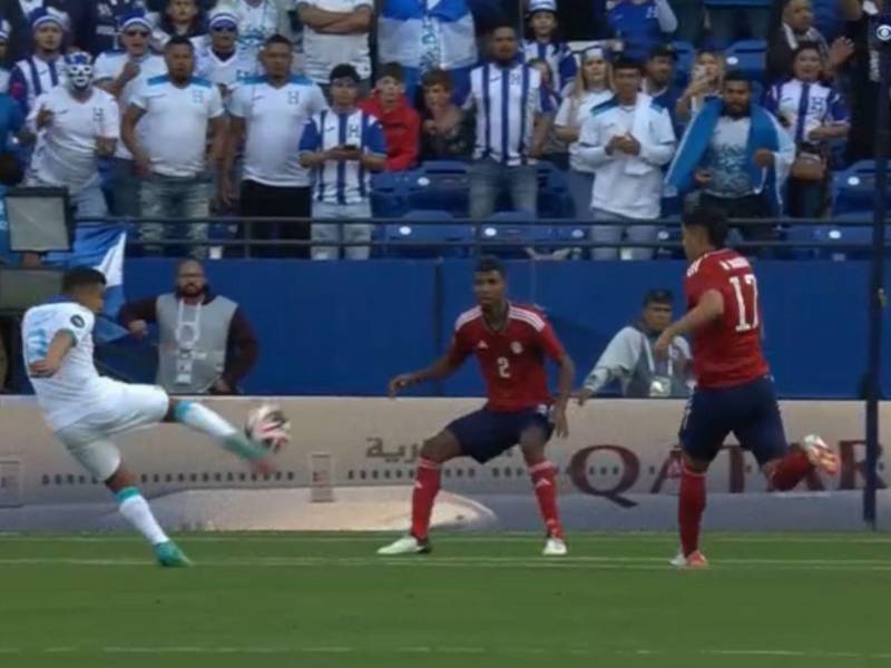 El gol de Michaell Chirinos ha sido nominado al Premio Puskás 2024.