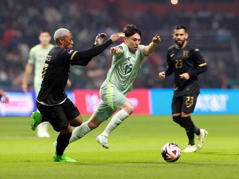 Honduras ya juega ante México en el estadio Nemesio Diez de Toluca.