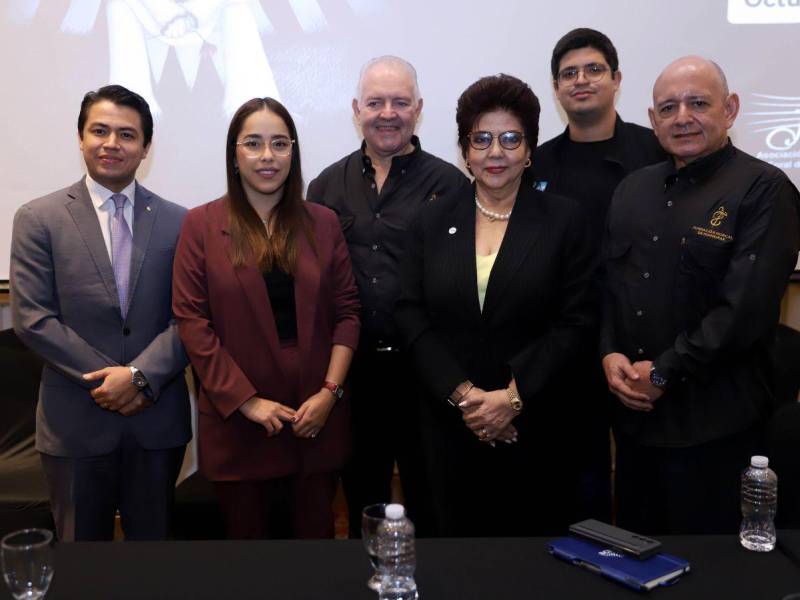 Luis Fernando Banegas, Reizel Vilorio, Óscar Cáceres, Belinda Martínez, Juan Paguada y Roberto Mossi.